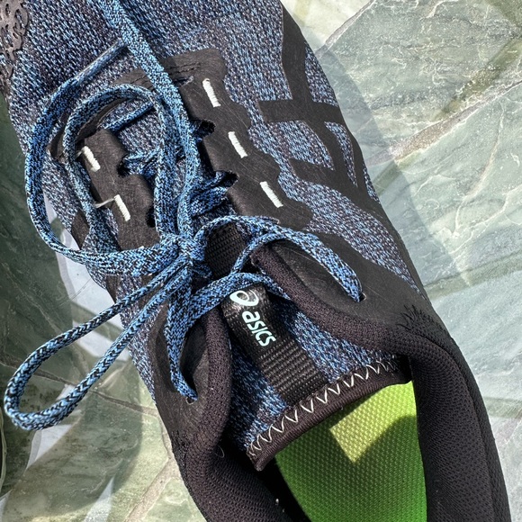 Women’s size 11 ASICS Spevafoam trail running shoes - Picture 3 of 5